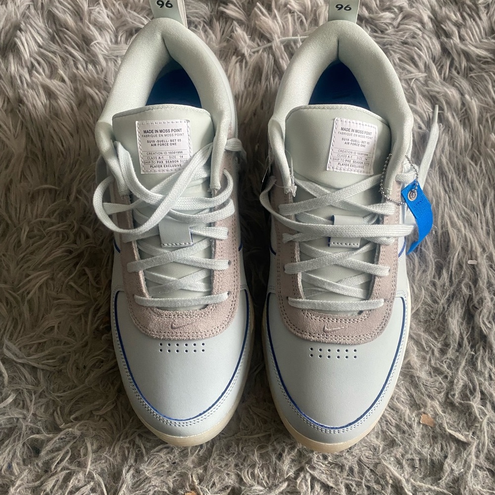 Nike Men's White Light Blue and Beige Athletic Sneakers